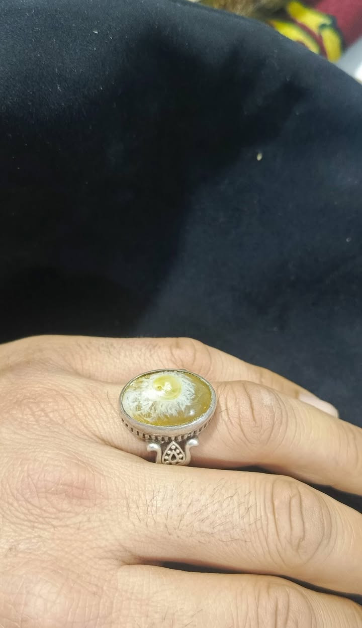 خاتم سليماني اصفر عين مميز وصياغة حلوة للبيع***********
