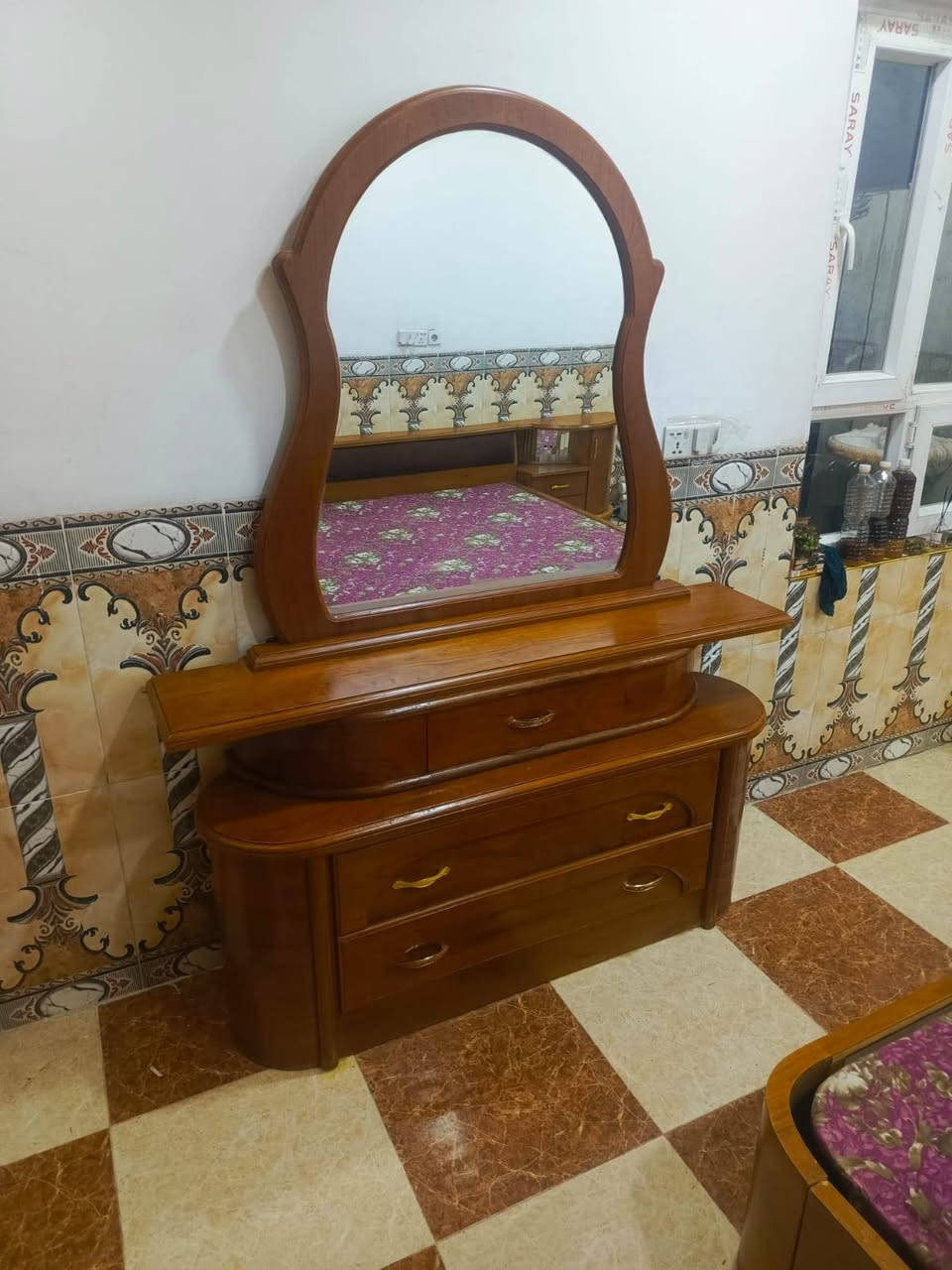 غرفه صاج للبيع نظيفه  كلش شخط مبيها تكمه سعره 400الف للتواصل وتساب ***********
