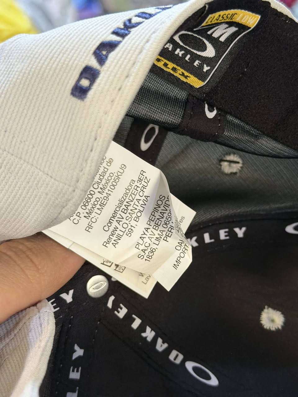 OKLEY Original 👌🏻🧢
وكالة عسلي تحفة 
سعرها ١٠،٠٠٠


**إذا كنت صاحب هذا الإعلان وتريد حذفه لأي سبب، رجاءا أرسل رسالة إلى الدعم الفني**