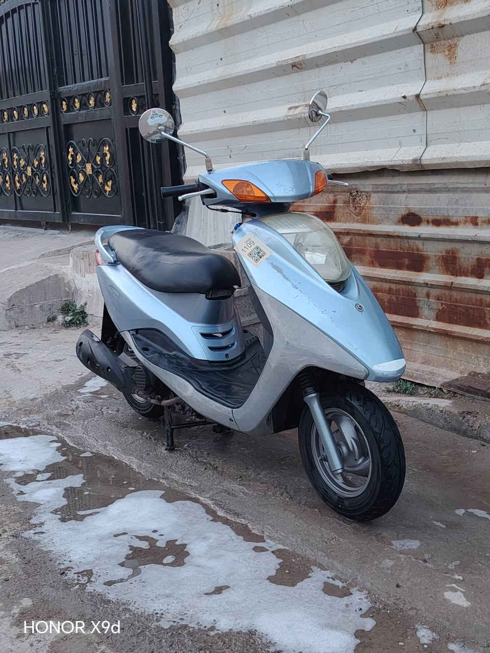 السلام عليكم دراجه بريز للبيع دراجه مكفولة كفاله عامه ختم واحد وين مكينه البكاء،الزعفرانيه، السعر مليون ، بيها مجال ***********
