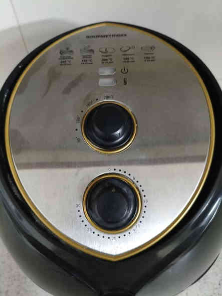 يا الله سلام عليكم
قلايه هوائيه اصليه للبيع ميكانيك وليس لمس.

مستعمله استعمال قليل جدا 
(مرتين) انتركت داخل المخزن بلبيت وهسه نريد نبيعها 

السعر 30 الف. 💙 التوصيل 5 داخل المسيب.
***********
