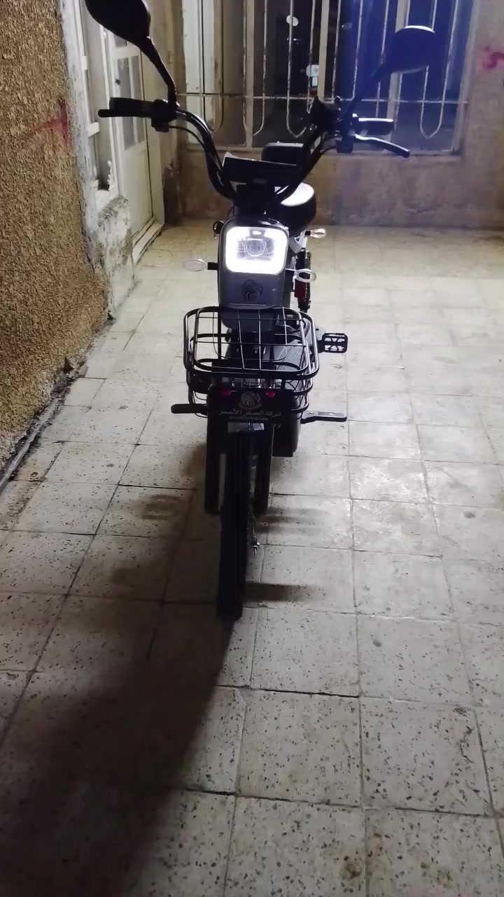 السلام عليكم ورحمة الله وبركاتة 
دراجه شحن للبيع الدراجه جديده ماماشيه 0 كيلو متر اشاير لايتات كله شغال الدراجه جديده امانت الله 
سعر الدراجه 550 وبيه مجال 
مكاني بغداد مدينه الصدر الاورفلي


**إذا كنت صاحب هذا الإعلان وتريد حذفه لأي سبب، رجاءا أرسل رسالة إلى الدعم الفني**