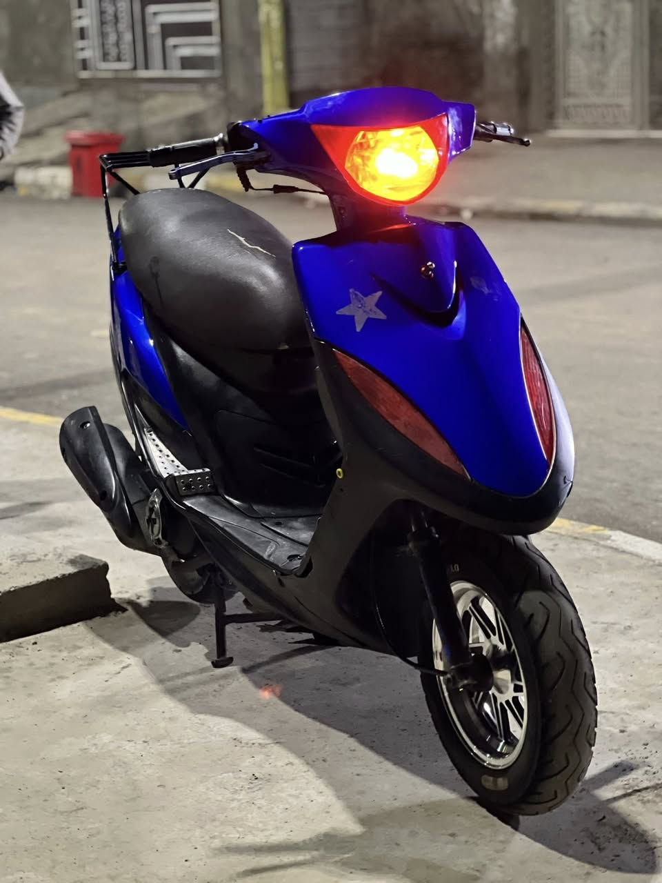 ماكس عدله  بلاد ما مفتوح افحص وين ميعجبك مكاني ناصريه غراف  سعر ٧٠٠ وبيه مجال للشراي نواقصه كلش بسيطه دشبول ولحيه  رقم موبايلي ***********
