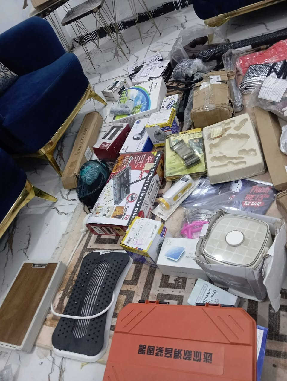 امزون شلعه الكتروني ع ملابس ع اكسسورات ع منزلي الكيلو ب 3 فقط للاستعلام الاتصال ع ‏
(‏‪0772 602 3223‬‏)
