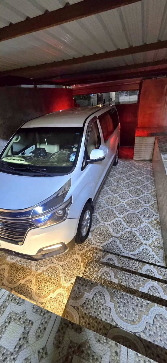 سلام عليكم للبيع ستاركس  موديل 2020 رقم بغداد تحويل ثاني يوم سنويه ل٣٠ باب الصندوك مبدل بلادي او بيها بارد فقط رقم الهاتف ***********
