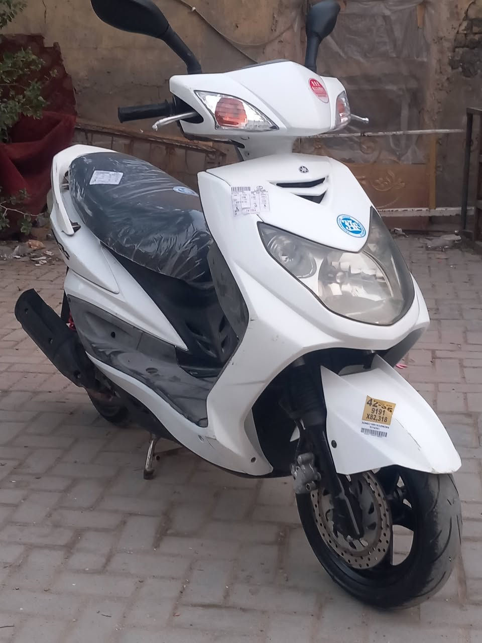 السلام عليكم دراجة للبيع سكنس فحل  بلاديه كلة شغال سلف هندر كهربائيات اشاير لايت كلة شغال تخم تايرات جدد دهن جديد جيب فيتر وفحص عنوان بغداد مدينة الصدر مقابل مطعم ليمونه للإستفار )***********
