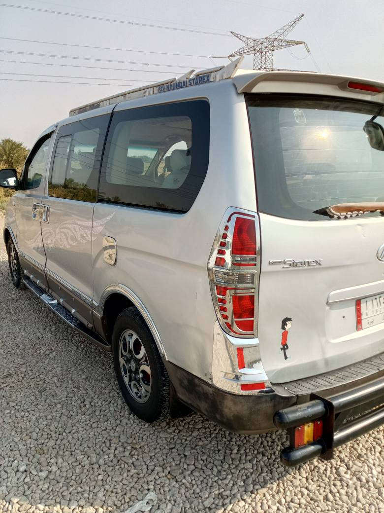 السلام عليكم
سياره استاركس للبيع موديل 2009 
اللون سلفر 
مفتوح محور مسكر سبلاين تحوير جديد 
گير ومكينه كفاله 
مابيها ضربه 
رقم بابل مشروع وطني 
تبريد ثلج 
حداديه 100٪100
مكانها الديوانية 
 رقم الهاتف ***********
