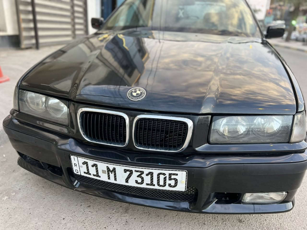 السلام عليكم ورحمة الله وبركاته
من رخصة الادمن
للبيع فقط
BMW e36 1993 وارد يابان
محرك ٣٢٥ فانوس كير عادي 
مصبوغة عام جمالية بيهة ضربة جاملغ امامي جهة السائق 
محرك وكير مكفول شلعة ومعدل
صدر امامي خلفي جديد 
تخم تايرات جديد
باتري جديد
كهربائيات كلهة شغالة
السيارة نصبتها حلوة وصبغتها جديدة
السعر // ٥٥ ورقة وبيهة مجال 
***********
