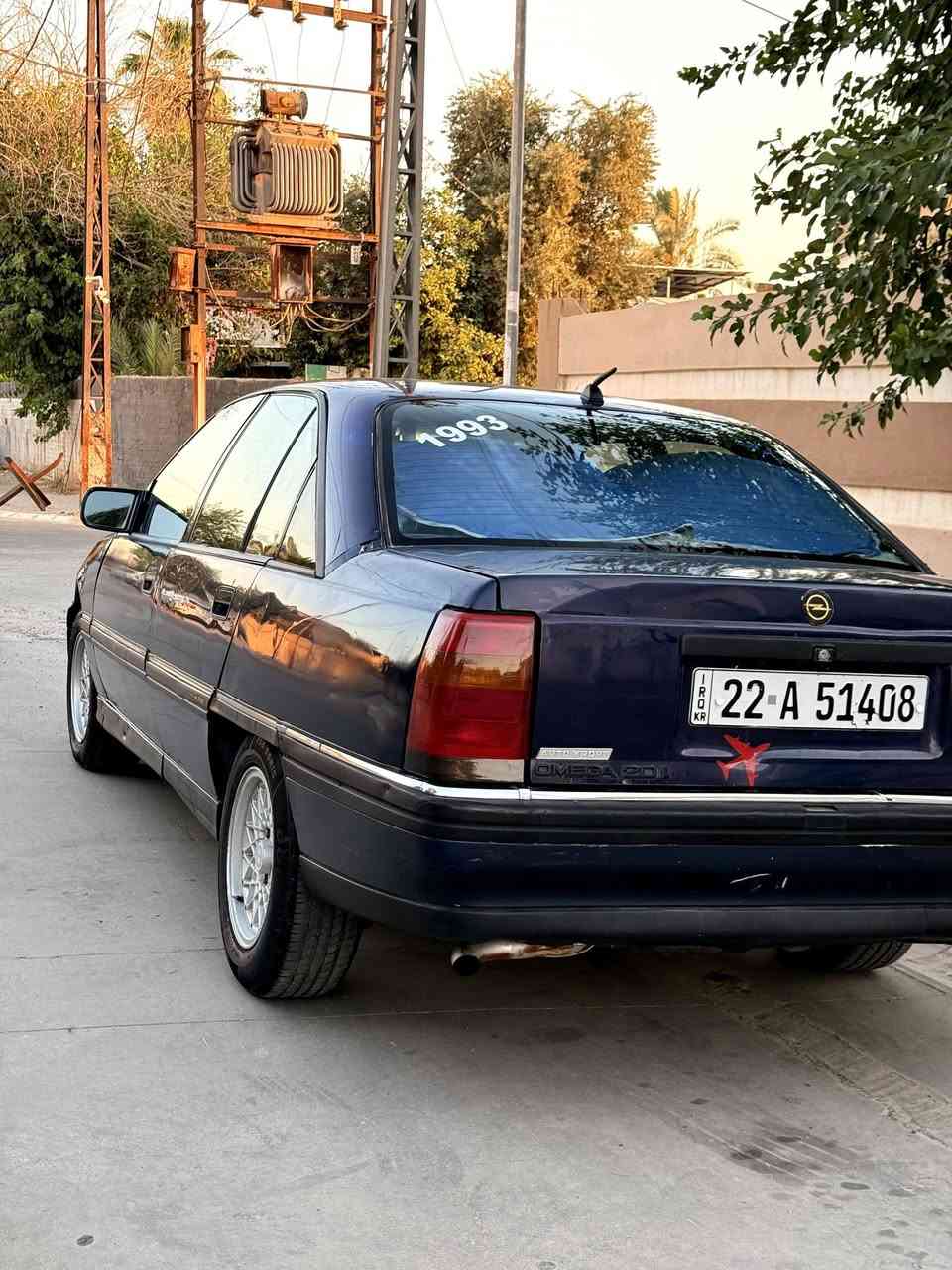 السلام عليكم اوبل اوميكا مديل ٩٣محرك ٢٠ سياره كير محرك جديد تايرات جديد شرط التحويل وبيها دفتر بانزين وسياره خير من الله نقصها بس تبريد للبيع سعرها ٤١ بي مجال ***********
