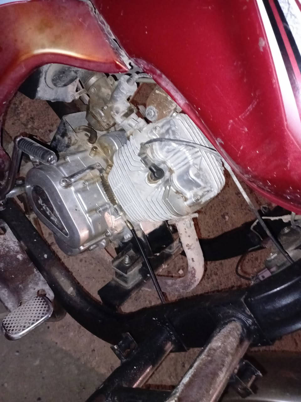 السلام عليكم ستوته للبيع شغاله كهرباء كله شغال مكينه جديده اوراق تالفه السعر ٧٥٠ عنوان بغداد حي البتول قرب جسر الفرنسي رقمي ***********
