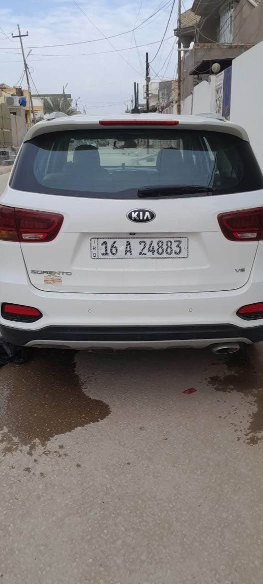 السلام عليكم 
كيا سورنتو ٢٠١٨ خليجي مكفولة من الضربة والصبغ بيهة حالوب كلش ناعم قمارة وبنيد فقط ٦سلندر سيارة جاهزة وجديدة مكانهة ديوانية حي الحظارة 
*********** ديوانية, القادسية
