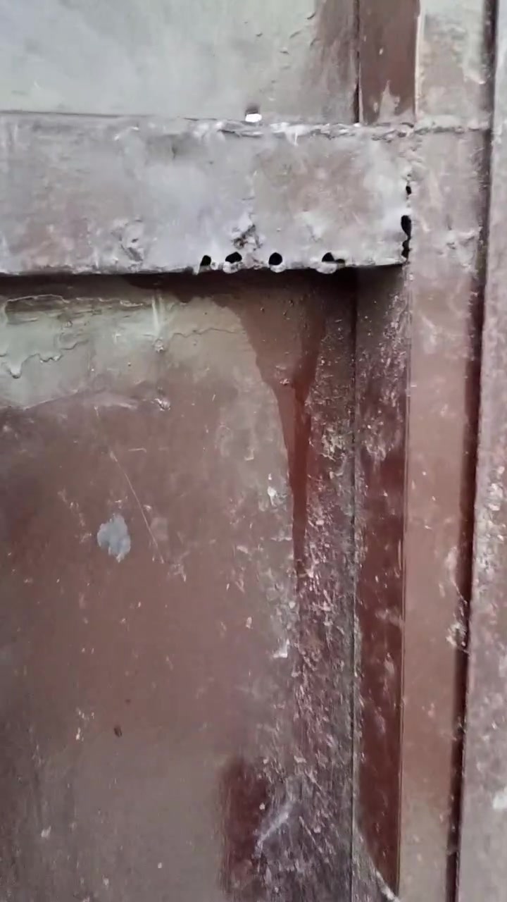 بيت تجاوز للبيع المساحه 100م يتكون من استقبال و مطبخ+ صاله وغرفه نوم وترك وسطح سندويج السعر 35 مع الأثاث، المكان الرئاسه جامع الأمام علي ع قرب سنتر كلشي وكلاشي ، للأستفار الأتصال ع الرقم *********** أو مراسله الصفحه
