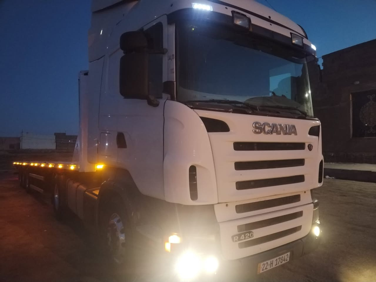 السلام عليكم 
للبيع سكانيا 
موديل 2006
مكينه انجكسن ٤ خطوط 
كير 900 / 4x4
رقم أربيل سنويه لل 2030 
بسمي شرط التحويل 
عربانه أوربي فول چنل 
 تخم تاير راس وعربانه 
البصره الدير 
السعر اتصل وتدلل 
***********
