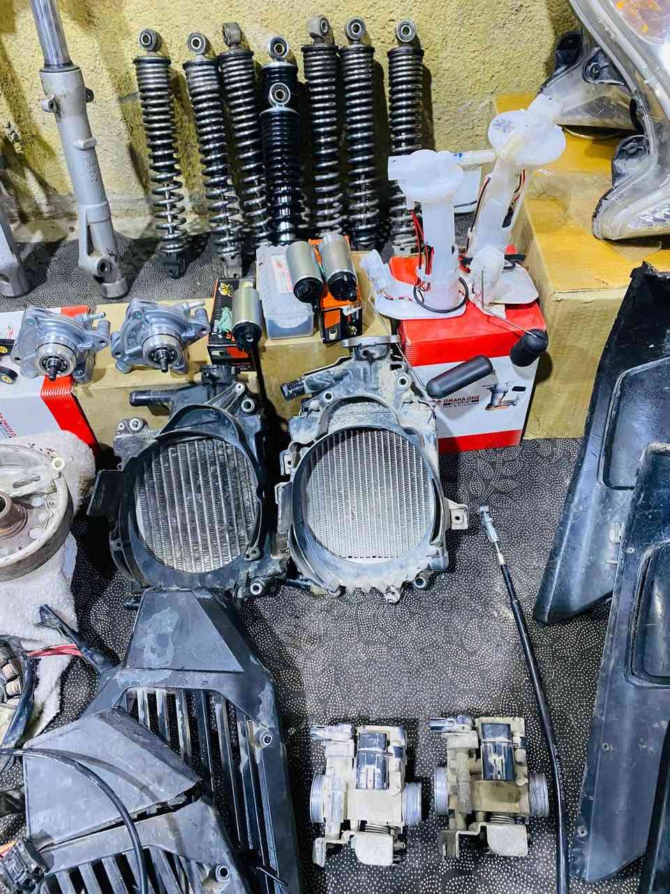 السلام عليكم، متوفر غراض تفصيخ بلادي مال pcx (بيسي  اكس) الجيل الاول فقط فقط مكاني بغداد شهداء البياع يوجد توصيل جميع المحافظات، رقمي *********** اي استفسار اتصال او مراسلة واتساب فقط غير متواجد ع الفيس ومتوفر تصليح وبلخدمة
