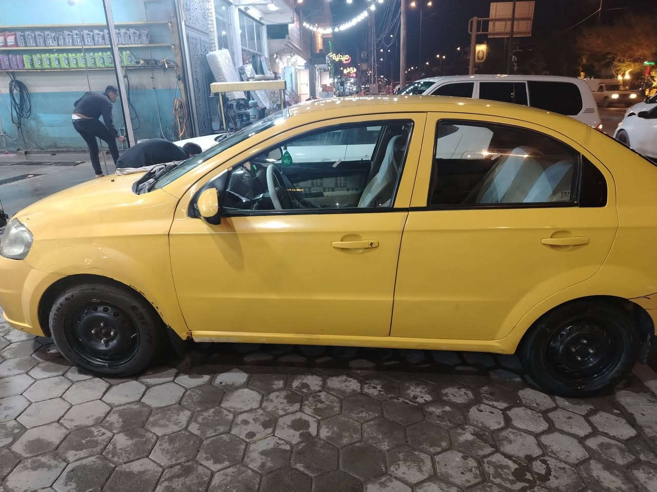 للبيع السعر ٥٥ ورقه وبيها مجال قليل المحرك بي بخار السياره مصبوغه عام *********** مشروع وطني مداورها بالنجف
