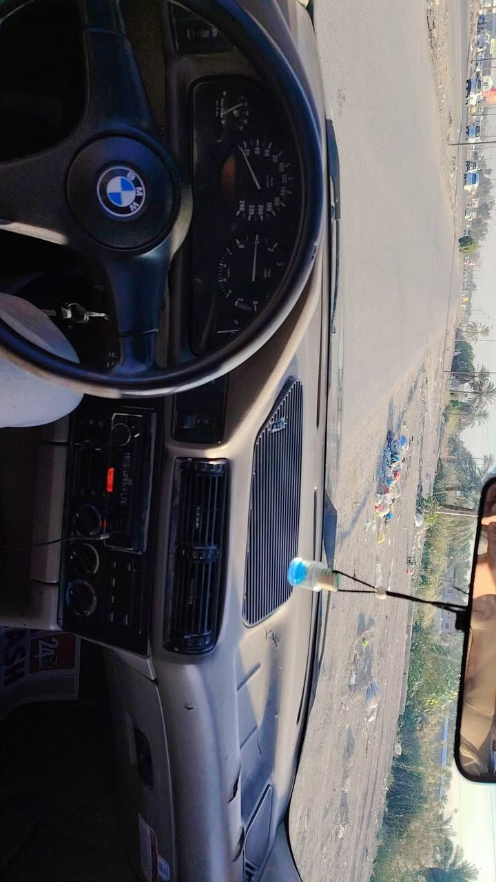 السلام عليكم ورحمة الله
520 ......1991   رقم بغداد  بسمي تحويل مباشر ميحتاج هزه گبل بصمه 
مسكر عدله گير عادي تبريد ثلاجه
عربانه واكسل  3.23
صدر خلفي جديد
امامي ٨٠ %.

تخم تاير جديد
باتري جديد
سستم صوت
كهربائيات كله شغاله
لايت زنون سكن زنون
غرفه جلد
المكينة دايخه  لاستيك ولف
منضومه بانزين والمي جديده
 السياره مصبوغه عام بدون ضربه والصبغ جديد
وسويت بيها حادث كما موضح بلصوره

ع حاله
ابيع

قفله قفله قفله. 35 ورقه

  او  مراوس بگير عادي


**إذا كنت صاحب هذا الإعلان وتريد حذفه لأي سبب، رجاءا أرسل رسالة إلى الدعم الفني**