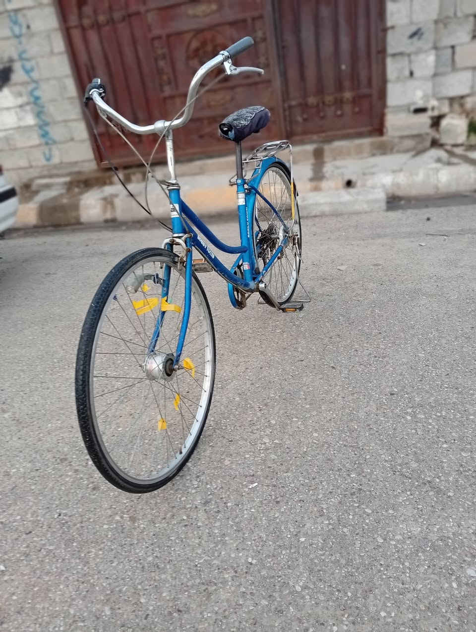 السلام عليكم بايسكل للبيع اي عيب حاجم 27 كير حساس شغل اي عيب مابيه السعر 60 وبي مجال  التواصل ها ذا رقمي *********** بي واتساب أو خابرني
