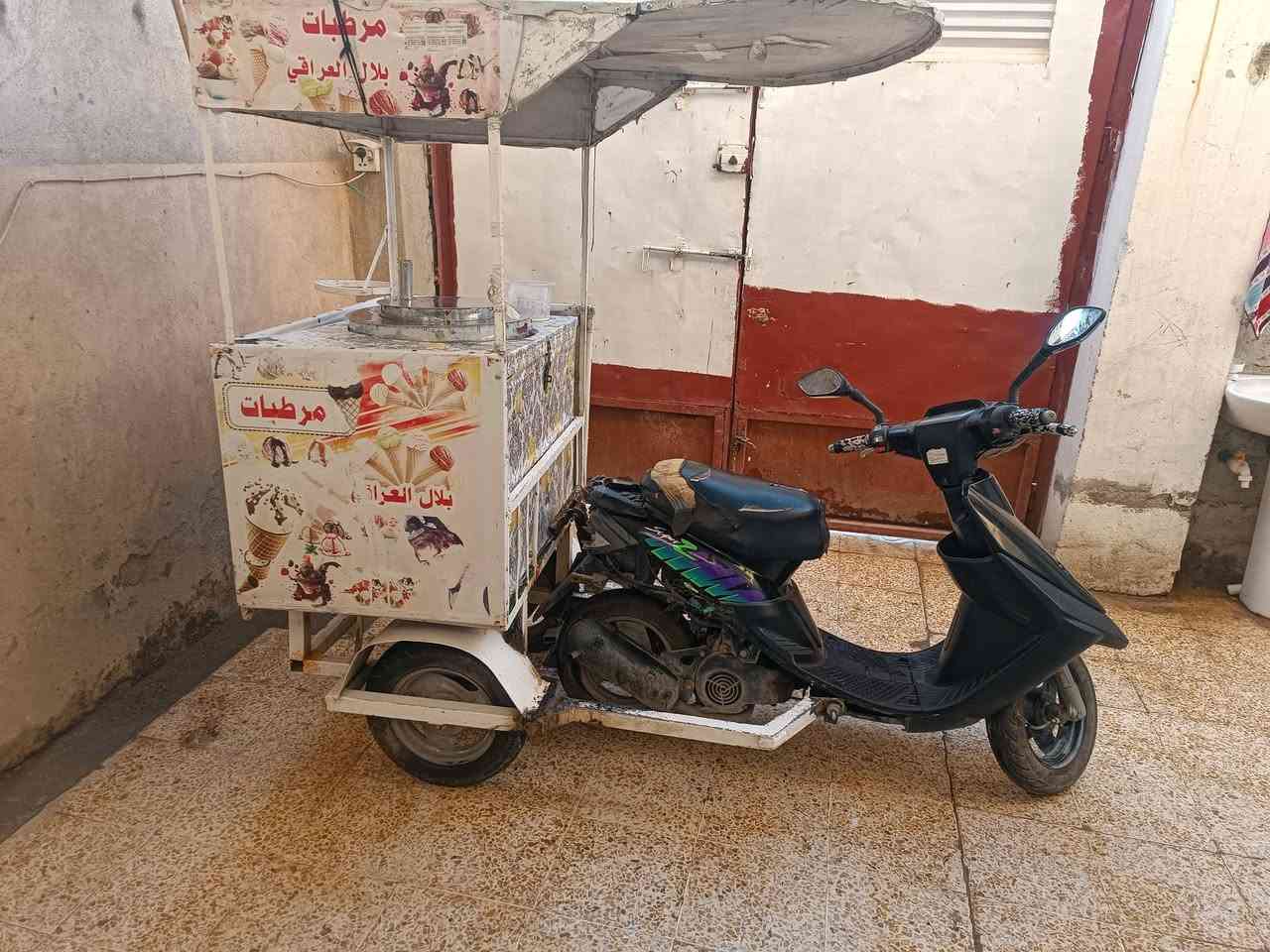 سلام عليكم اخوان عندي مطور دولفين  للبيع مع عربانه مال موطه كامل مع غراض السعر 400 قفل ملاحظه مطور مكنه مامفتح ولا شصي مكسور شرط اربعه تيات جديد كبل على شغل وشغلو خير من الله ويحب يستزق هذا رقمي *********** المكان كوكجلي
