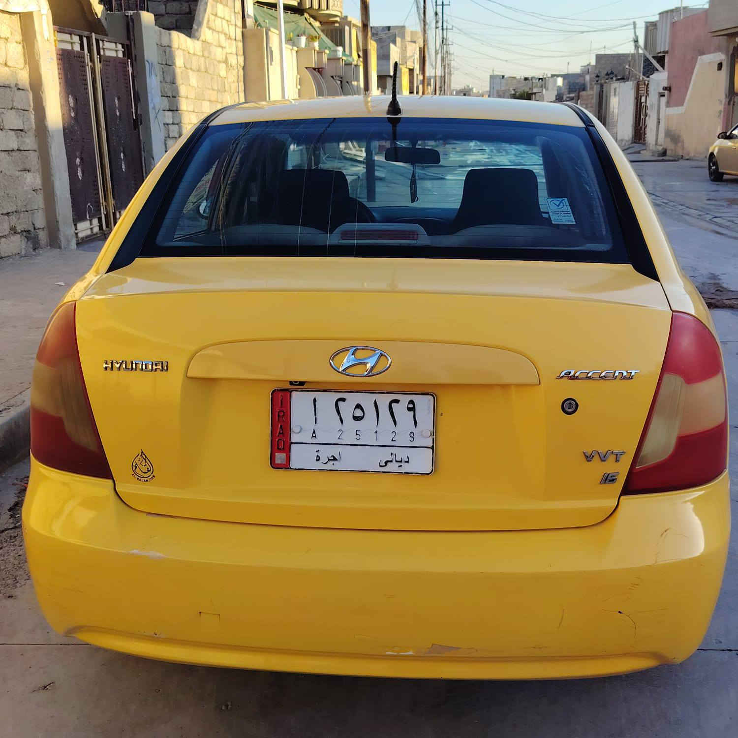 السلام عليكم اكسنت كندي موديل 2009ضرر جاملغ اليمين لغد فقط باب الوره بي معجون  والباقي تلكيطات مال تكسي هيئة وغرامات صفر طخم تاير ويلكب جديد كير شرط محرك بي بخار كابون بانزين بيها السيارة بااسمي شرط التحويل السعر 85 بيها مجال شي قليل للتواصل اتصل على الرقم ***********
