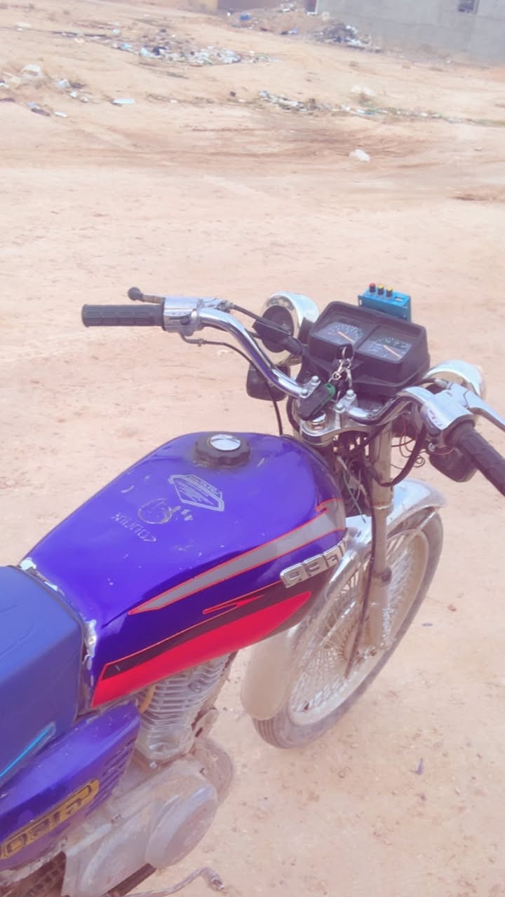 سلام عليكم عندي تايكر ٢١ للبيع لون ازرق تفاصيل هذا رقمي 
***********
