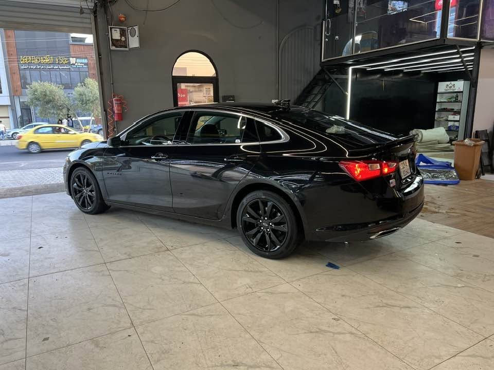 السلام عليكم 
للبيع malibu RS Black Edition"
السعر 127
مراوس حسب القناعه
موديل 2022
ماشية 37000 mi
مواصفات RS رياضي
بصمة تشغيل  ابواب
شاشة   كامرة دواره 
نضام كاربلي واي فاي
اوتو ستوب
سايد بريك بصمة
كشن كهرب
مراية كهرب
تحكمات ستيرن
شاشة اعطال
ويل حجم 18 رياضي بلادي
ضررها باب مبدل نفس اللون جهة السكن دوسه صبغ شبر بالباب الخلفي
للأستفسار ***********
