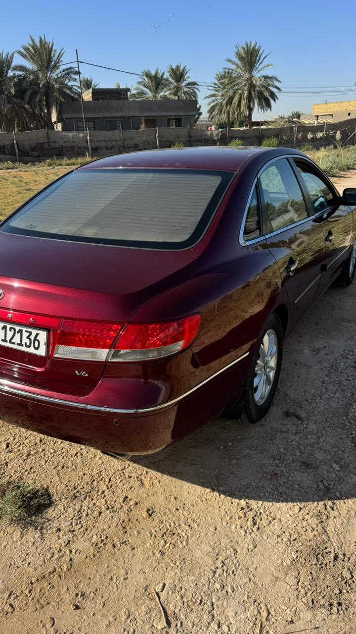 السلام عليكم ازيرا 2009 مكينه 2700 مكفوله كفاله عامه من الضربه والصبغ والتبديل  منضومه تبريد جديده كلها +ادامه منضومه بانزين السياره فول مواصفات ( فتحه-داخل جلد -تبريد قطعتين-حساس خلفي-تحكم ستيرن -كشن كهربائي جهتين-) 
(ملاحضه السياره مكينتها بيها خيط بخار )
السعر 95 قفل قفل  
***********
