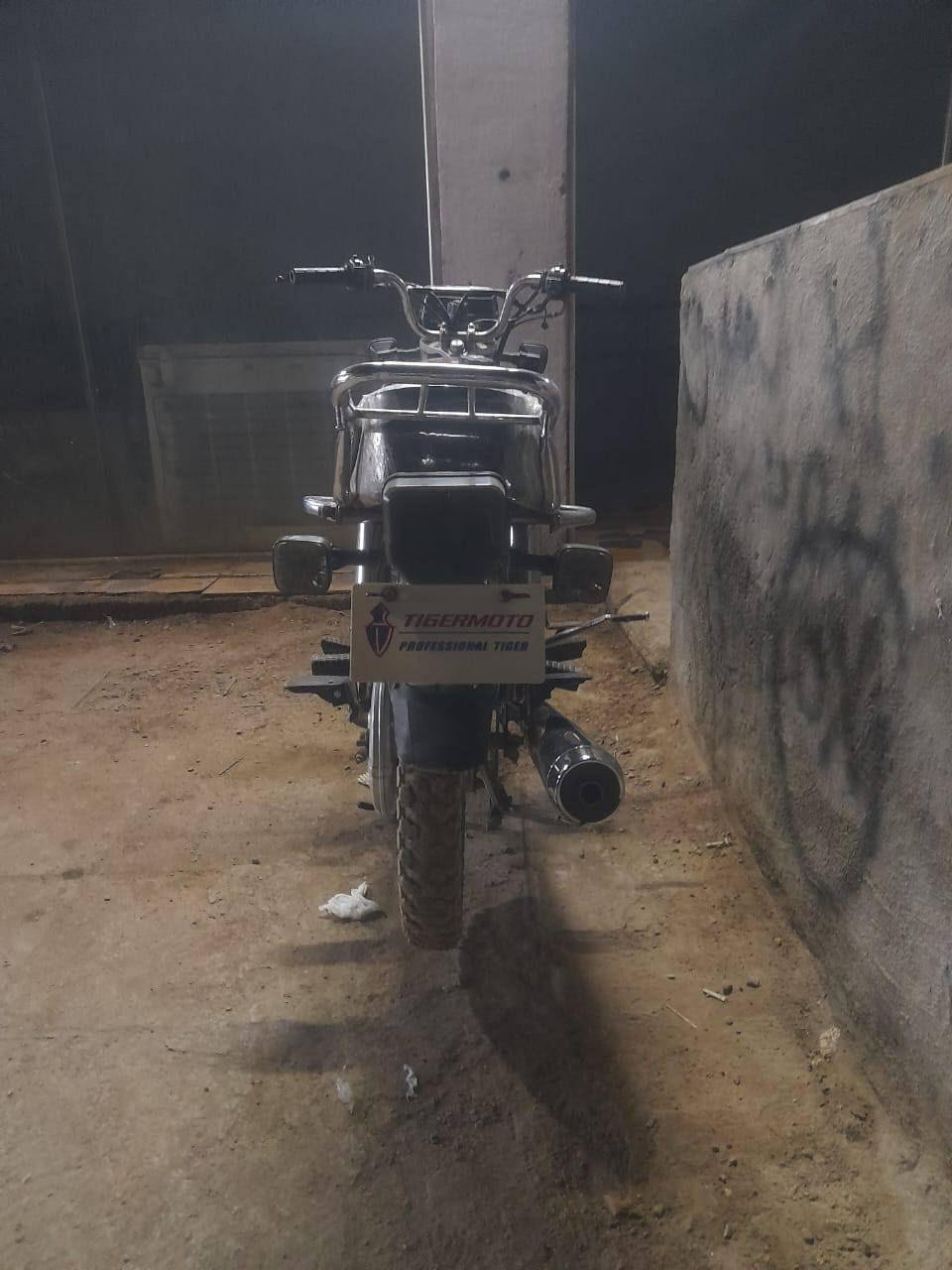 دراجه للبيع سفانه موديل 2020
دراجه نظيفه كهربائيات شغاله
دراجه نظيفه محرك بدل بي بس ولفات السعر 450وبيها مجال 
العنوان بابل قضاء القاسم 
الستفسار عله الرقم ***********
