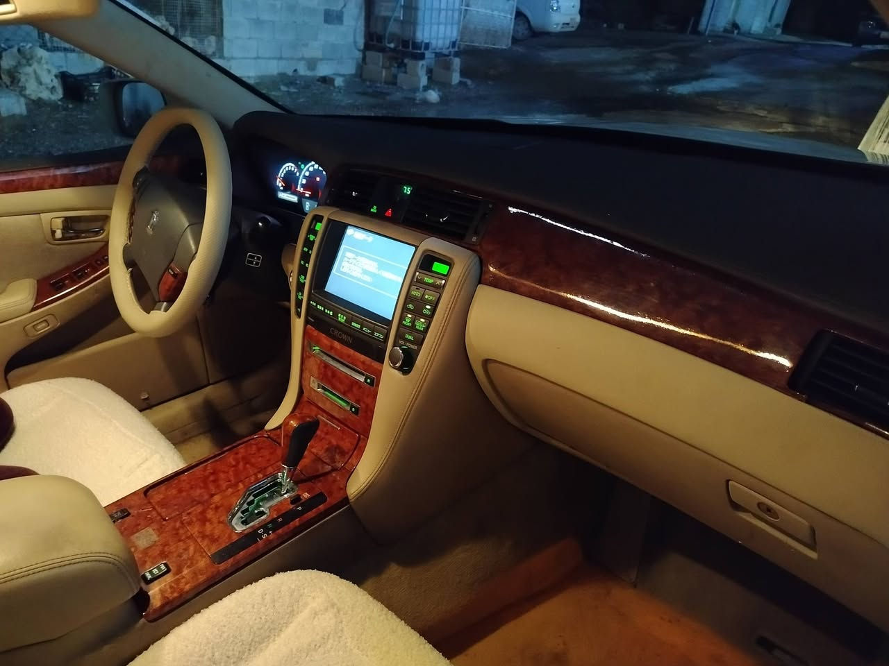 2006براوه ٢دوكمه بجوك به كه وره شاشه وكاميره كامل مه سره ف كراوه 
سعر 43قوفلي 
***********
***********
