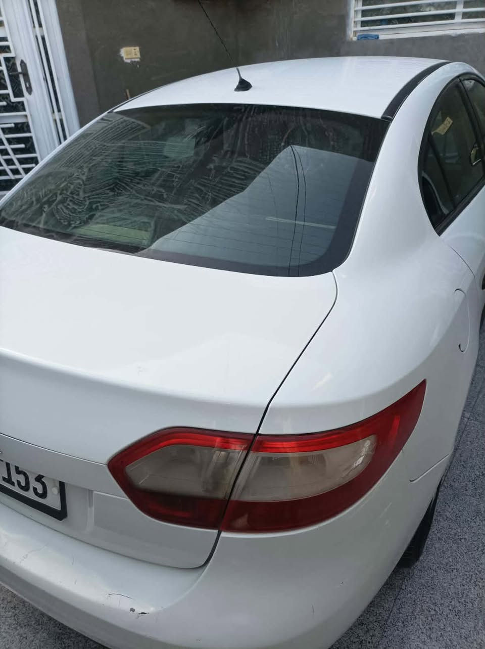 سياره رينوا للبيع موديل ١٣. الرقم ديالى المكان بابل ***********
