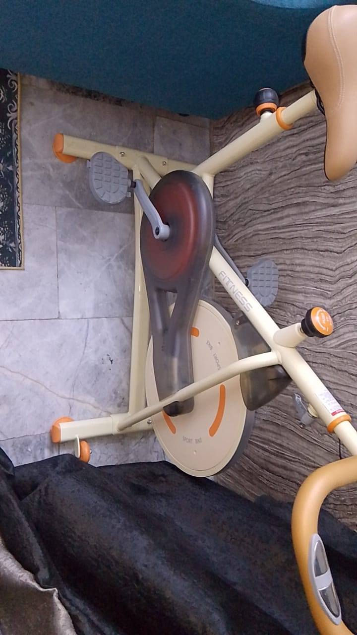 يتحمل وزن 150كيلو
يقيس نبضات القلب 
يقيس المسافة المقطوعه 
استعمال اسبوع بعده بالكارتونه وتگدر تتحكم بالارتفاع بالمقعد وبالمفاصل مالت مكان اليد  وبي ستاند للتلفون ويصفط للأماكن الصغيره 250 وبي مجال بسيط


**إذا كنت صاحب هذا الإعلان وتريد حذفه لأي سبب، رجاءا أرسل رسالة إلى الدعم الفني**