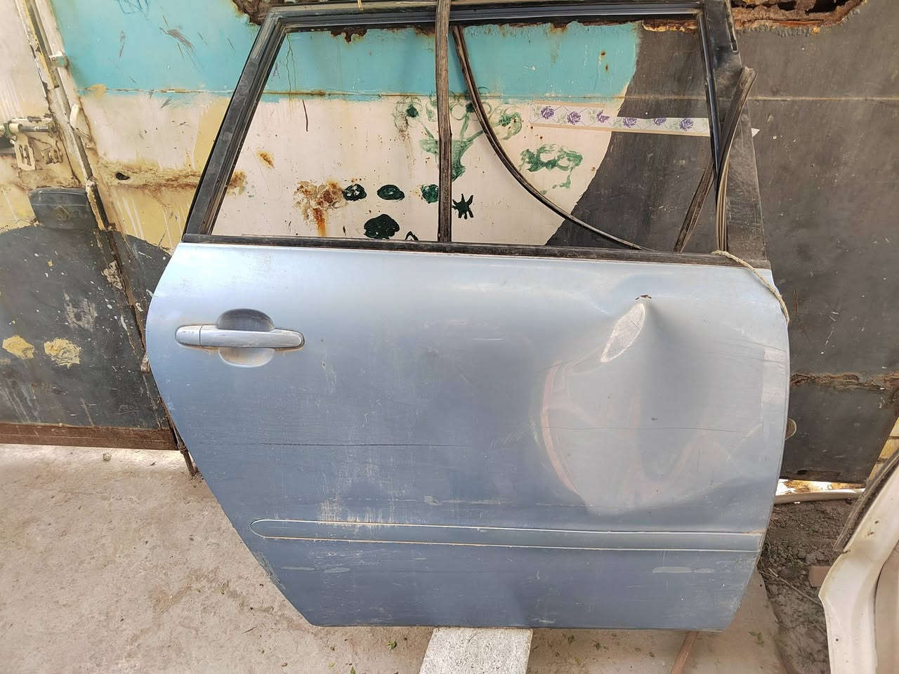 أبواب وبنيد  ابصم  للبيع للاتصال واتساب ***********
