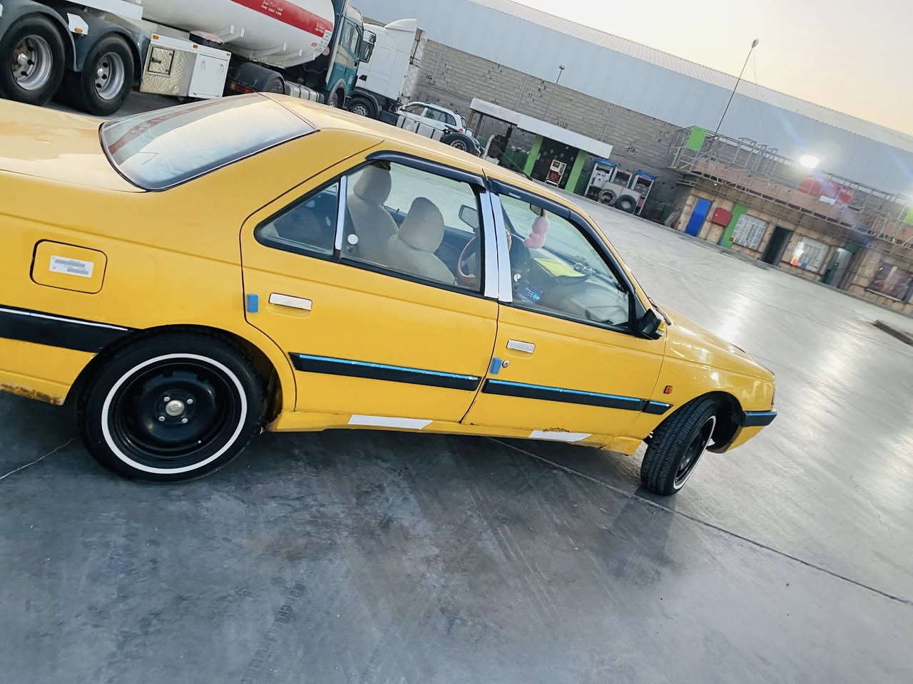 سلام عليكم بيجو ٤٠٠٥ مديل ٢٠١٦
السعر ٣٨ البصره ابو الخصيب 
***********
