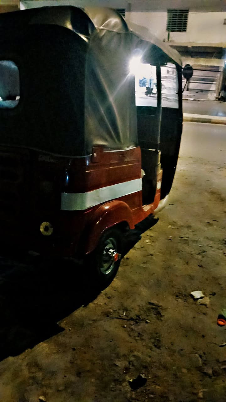 سلام عليكم تكتك للبيع موديل 17 شهر 11 تكتك الكشره كفاله من الصبغ والمعجون ولبارد اوراق بسمي المكينه بيها خيط تبخير التكتك نضيفه السعر 3500 وبيها مجال حق الجيه *********** رجان المو شراي لا يتصل تكتك مال جناي جاهزه
