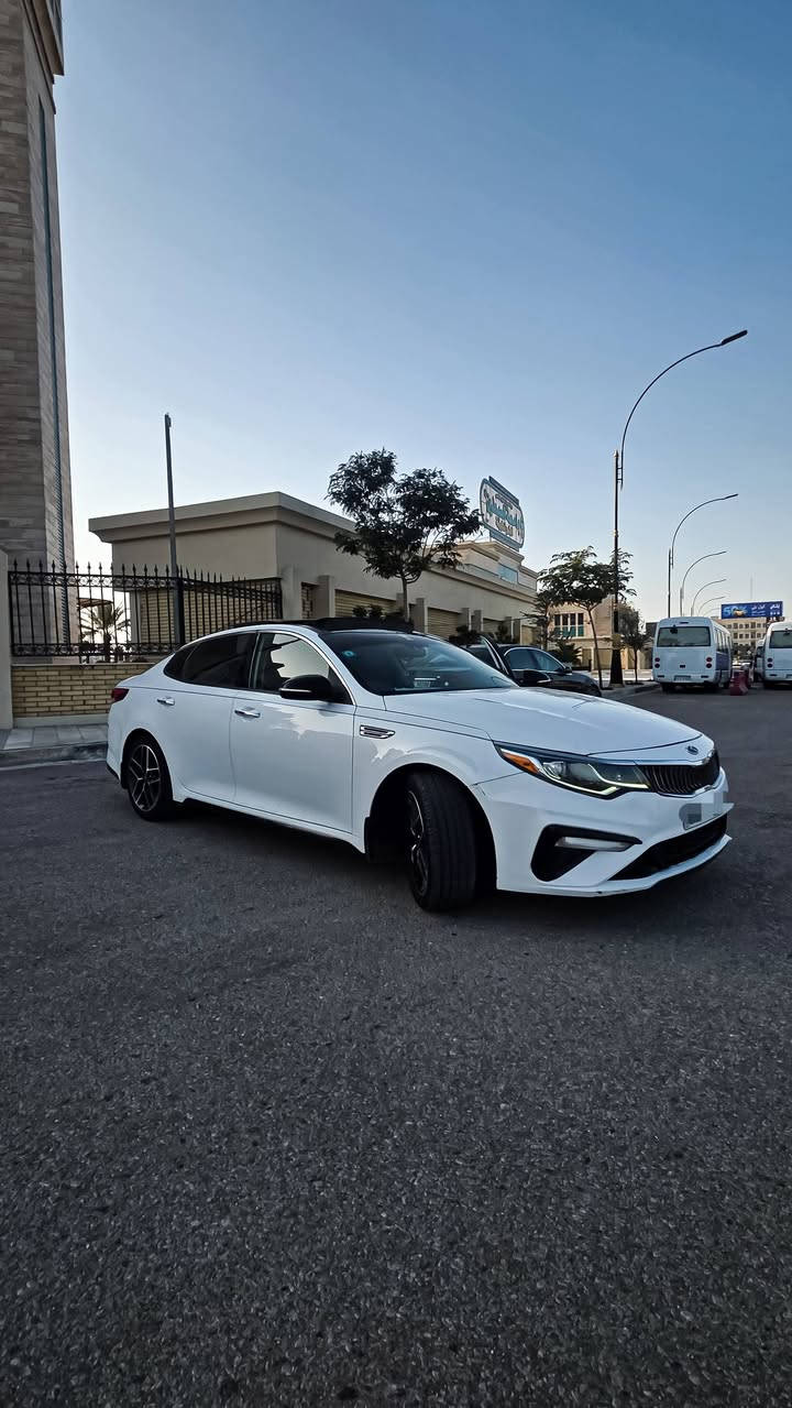 سلام عليكم اوبتيما 20 نضيفه رقم مميز
اوبتيما 2020  optima امريكي فول مواصفات 
حادثهه خفيف بالصور 
سعر ١٦٥ وبيهه مجال حك الجية 
كربلاء 
واتساب
***********
