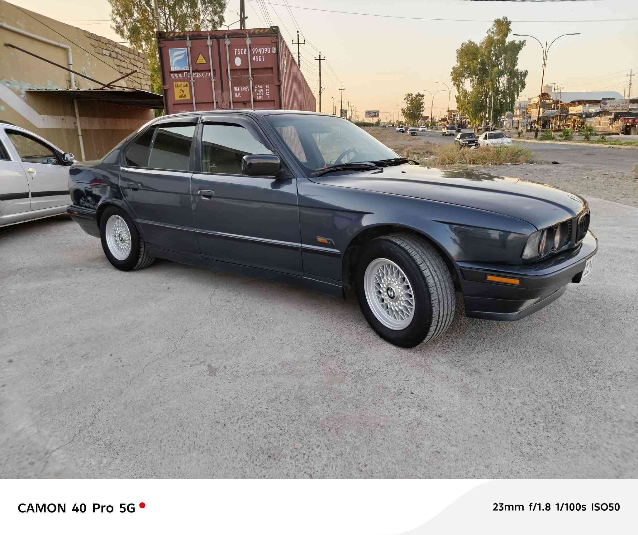بي إم  525i كبس موديل 1993 رقم انكليزي جديد موصل نيلي صبغ حزام جماليه بدون سقف وتكم بجم عريض داخل اسود صاج كشنات جلد اسود غرفه جديده مثل بلصور محرك وكير شرط وياه وطخم تاير جديد اصلي  اني الشرعي 
السعر 67 وبي مجال العنوان موصل 
***********

