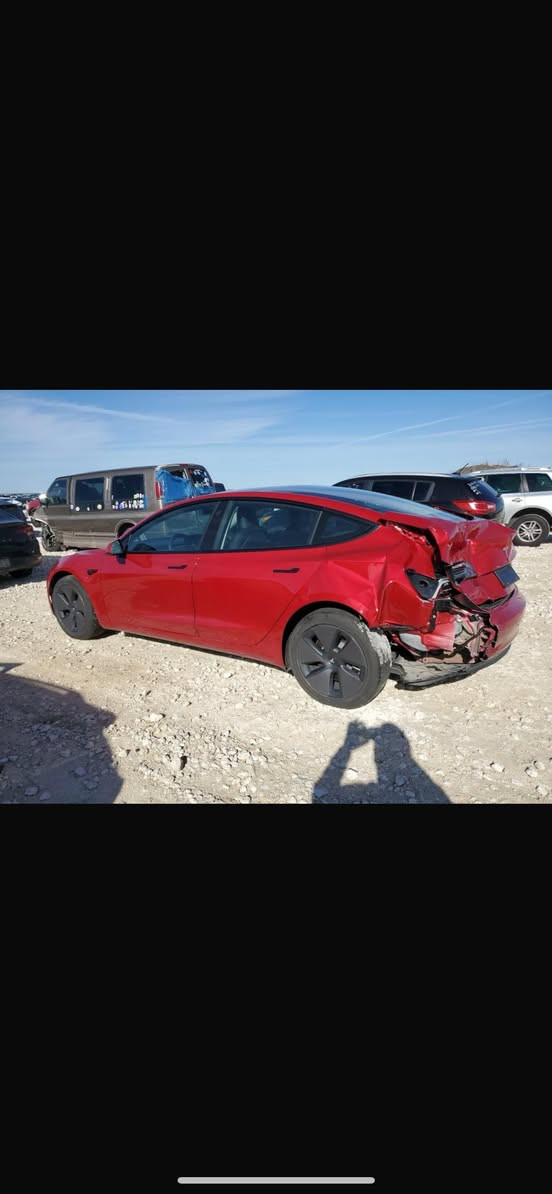 السلام عليكم
تسلا موديل 3 للبيع
صور الضرر مرفقه
موديل 2023
ماشية 35000 كيلو
بدون ايرباك
تك ماطور
اونلاين
السعر 17000$ وبيها مجال بسيط
تفاصيل اكثر على الخاص او الاتصال 
***********
