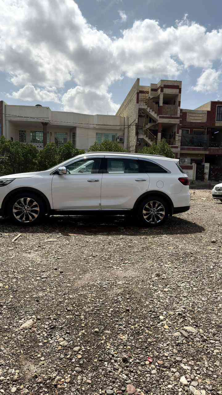 السلام عليكم كيا سورنتو موديل 2019فول ما عدا البنراما 6سلندر باسمي ورقم إنكليزي السياره بغداد والسونار مرفق في  الصور 
ماشيه 175000حقيقي 
السعر 240$وبيها مجال 
للاتصال على هذا الرقم *********** ابو كرار
