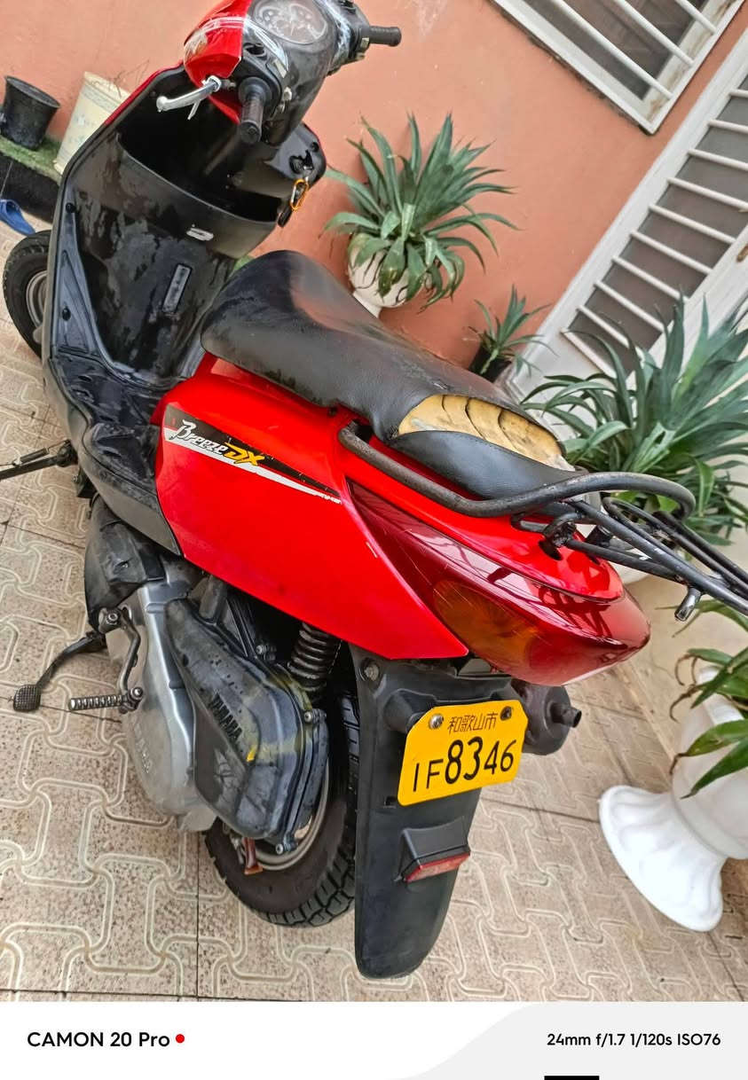 سلام عليكم دراجه بريز كابريتر اللبيع ***********  دراجه شوفت عيونك حلو بدلت بيه مكينه كامله كهربائيات كله شغاله نقصه باتري واير كيلو متر واير بريك امامي نضيفه جدا سعر 450 وبيه مجال مكان كربلاء المقدسة شراي تعال خاص مو شراي اعبر منشور
