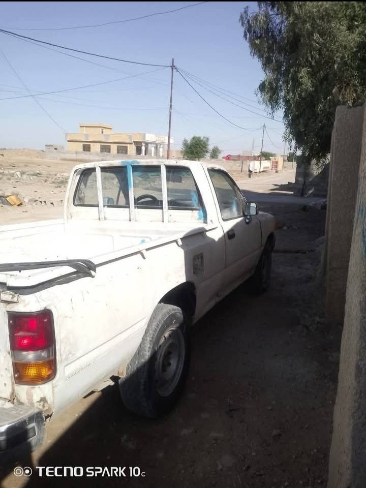 سلام عليكم بيكم تيوتا قديم موديل 1992 رقم بغداد ابيع مستعجل كير ومكينه وكسل بشرط حاويه  ولكشر كدام عينك  المكان بغداد غضا المدائن  سعر 27 قفل رقم الهاتف ***********
