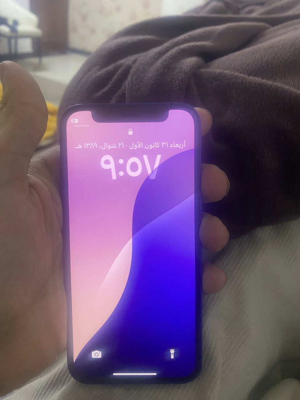 ايفون 12 مني ذاكره 128 مبدل بطاريه فقط ونسبه البطاريه 74 سعر 250 وبي مجال يوجد توصيل داخل بغداد هاذه رقمي *********** وذا تحب تعال اخذه من باب البيت الدوره المهديه
