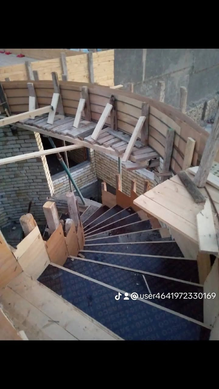 السلام عليكم نجار قالب من بغداد ***********وتساب هم متواجد نجار وحداد وصب
