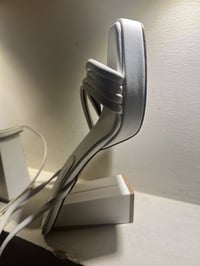 مقاس ٣٩ • مقاس ٤٠ • سعر مناسب