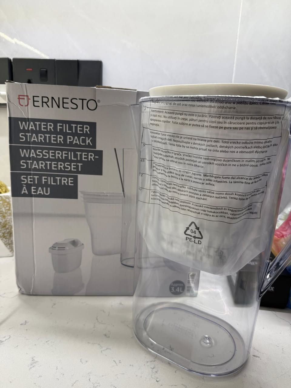 اسهل فلتر لتصفية الماء وبشنو تستفادون منها 👇وبسعر رمزي 14 الف فقط
حماية الماكينة: يمنع تراكم الأملاح والكلس داخل الأنابيب والغلاية، مما يطيل عمر الماكينة ويحميها من التلف.
• نقاء الطعم: يزيل الكلور والشوائب التي تُفسد نكهة القهوة الأصلية وإيحاءاتها.
• استخلاص مثالي: يوازن عسر المياه لضمان استخلاص متزن (غير حامض وغير مرّ بشكل مزعج).
• توفير الصيانة: يقلل حاجتك لعمليات التنظيف الكيميائي (Descaling) المرهقة والمكلفة.
ببساطة: مياه مفلترة = قهوة أذكى وعمر أطول لماكينتك.
.ويصفي الفلتر اكثر من 150 لتر ماء الك


**إذا كنت صاحب هذا الإعلان وتريد حذفه لأي سبب، رجاءا أرسل رسالة إلى الدعم الفني**