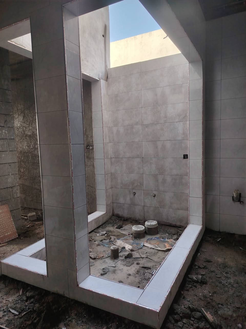 ألسلام عليكم
كادر سيراميك جدران وارضي كوبنات مرمر حجر قرض
شغل درجه اولى شرط
تواصل
***********
