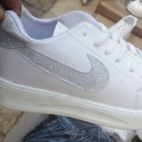 احذية • نسواني • رجالي