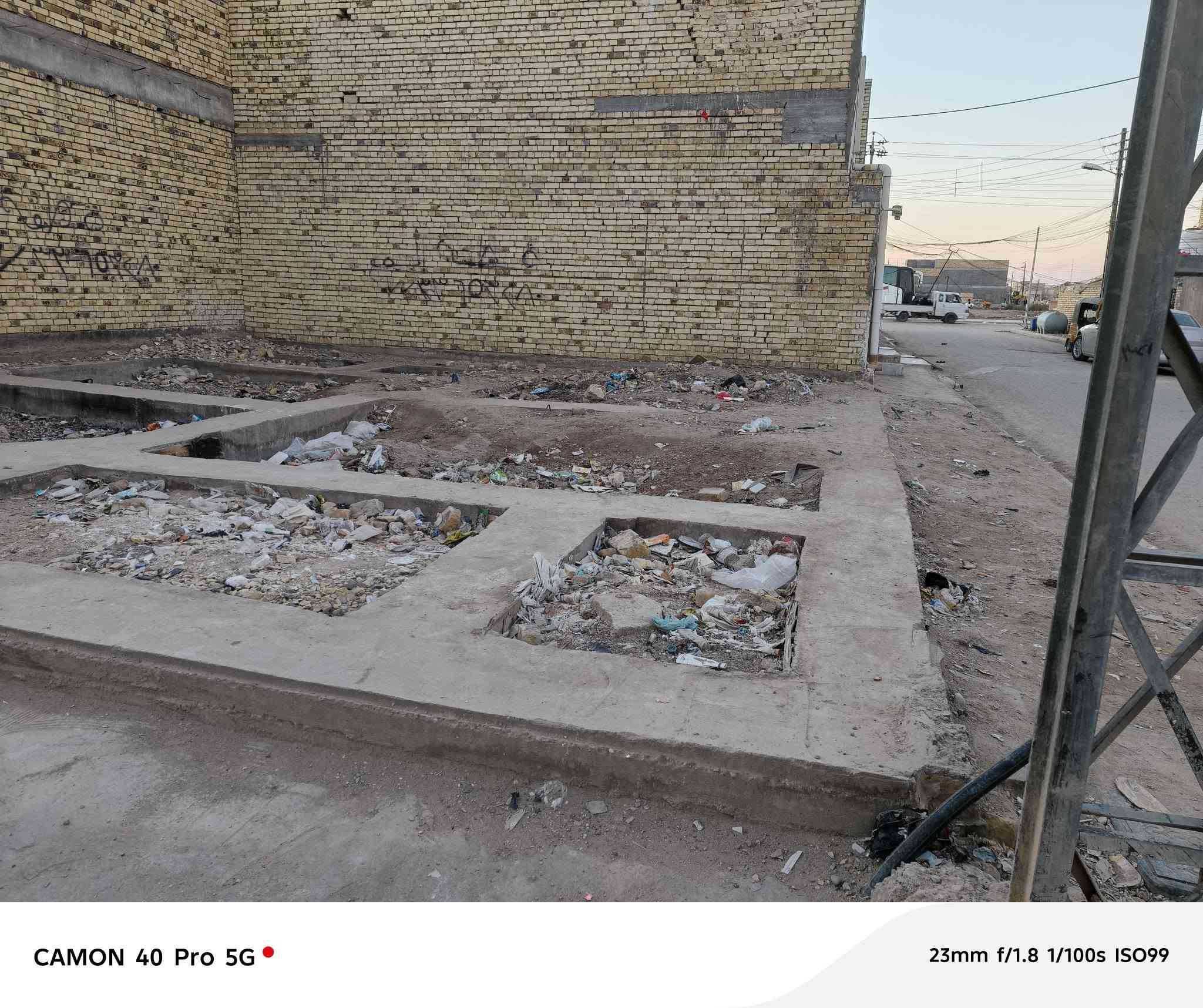 السلام عليكم قطعة 100م مربعة بنهاوند 3قريب مدرسة قصون الخير السفارة على رقم ***********
