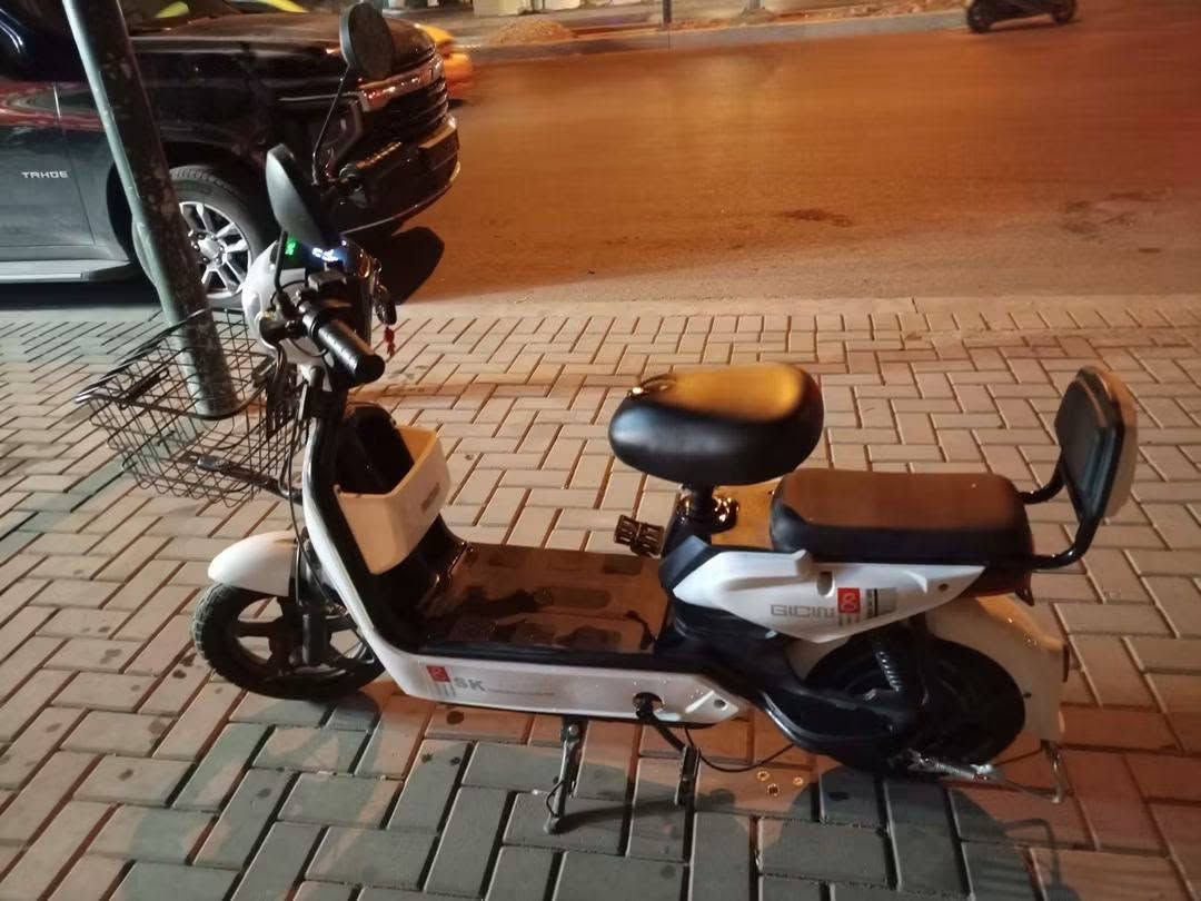 السلام عليكم
دراجه شحن للبيع نضيفه صار 3 اشهر من اشتريتها جديده ونضيفه السعر 250 الف وبيها مجال للأستفسار *********** مكاني بغداد في الكاظميه منطقة الطي
