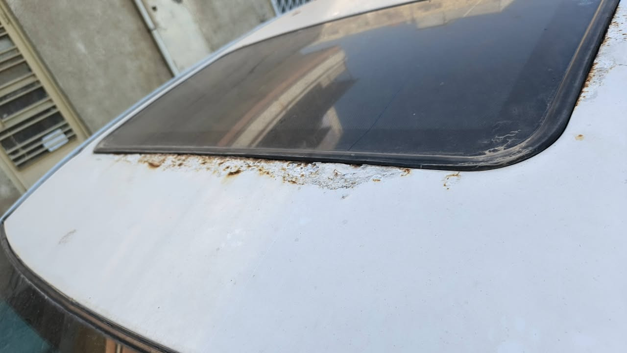 سلام عليكم البيع 2011  لسياره بلاديه سعر 55ورقه بغداد ساحه ميسلون ***********
