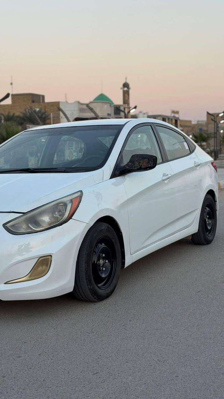 السلام عليكم 
اكسنت مديل ٢٠١٥ وارد امريكي 
الحادث:تبديل بنيد +باب والباقي كفاله 
رقم ذي قار تحويل ثاني يوم 
ماشيه ٨٤ الف حقيقي السياره جاهزه كير مكينه حداديه تبريد 
للاستفسار :***********
مكان السياره ناصريه مركز
السعر ٨٦ وبيها مجال شي بسيط
