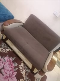 قنفة تخم تركية مقعدين تصير سرير ومخزنية  مستعملة قليل قماش وتربروف الس...